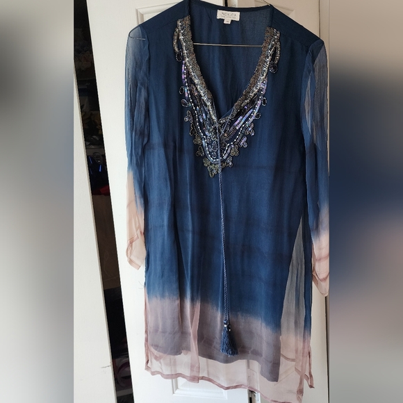Gorgeous Novica tunic top, like new. Medium - Picture 3 of 12